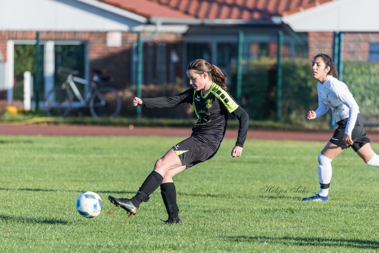 Bild 338 - B-Juniorinnen MSG Steinhorst Krummesse - SV Frisia 03 Risum Lindholm : Ergebnis: 0:5